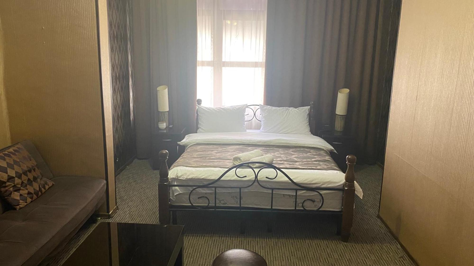 Hotel Old Rustaveli Tbilisi ภายนอก รูปภาพ