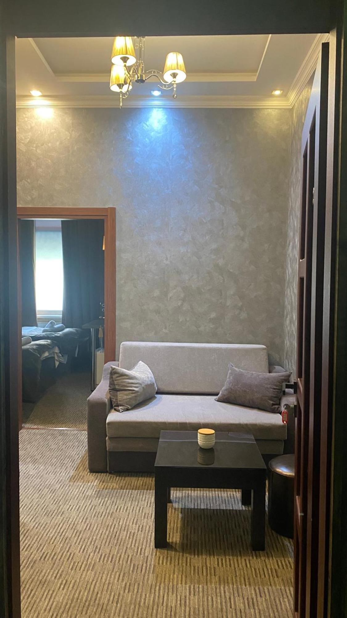 Hotel Old Rustaveli Tbilisi ภายนอก รูปภาพ